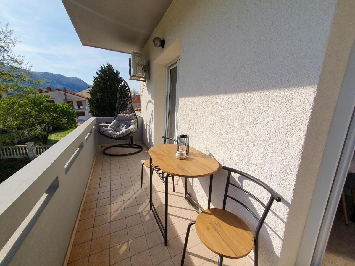 Apartments Mira Baska  Exterior photo